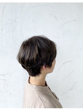 ラッソヘアー(Lasso hair) グレージュボブ