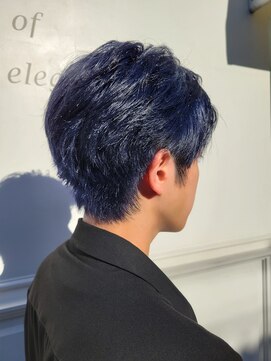 六本木美容室 白金店 20代色落ちシルバー青髪センターパート