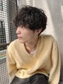 アットラブ バイ ベル(at'LAV by Belle)&nbsp;程よく束感ができるニュアンスパーマで直毛に変化を！