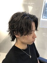 オーシャントーキョー(OCEAN TOKYO)&nbsp;波巻きセンターパート(刈り上げツーブロック黒髪パーマ)