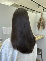 リジー(Litzy) 《透明感たっぷりのグレージュカラー♪》木寺樹莉