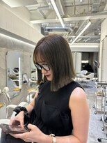 アナ ラーナ(Anna Lanna)&nbsp;柔らかカーキグレージュ×ボブ