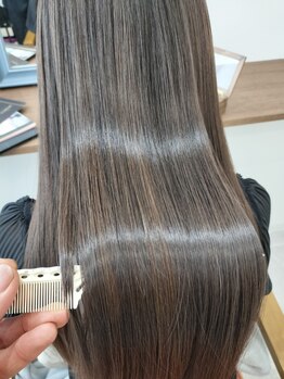 アンモア(Unmore)の写真/【一宮】ULTOWAトリートメントを使用し髪へのダメージを補修。髪の毛にハリ、コシを与え、艶感溢れる美髪に
