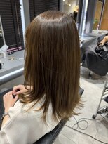 ネウィ 池袋(newi) ベージュ×レイヤー