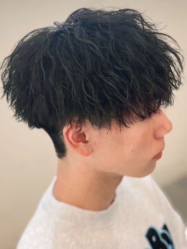 バース バイ ハピネス(BIRTH by happiness) 奈良縦落ちツイストスパイラルパーマ刈り上げマッシュ