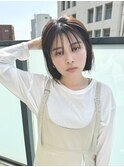 ぷつっと揃えた重めボブ