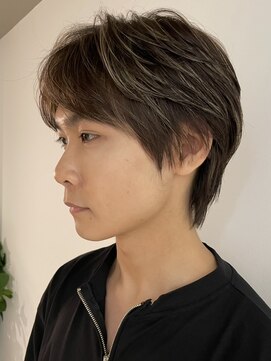 リリット(ReLit) 波巻きツイストスパイラル刈り上げセンターパートフェザーパーマ