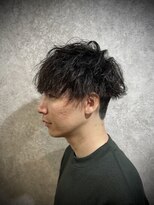 ラルス(Larus) 刈り上げセンターパート/波巻きツイストスパイラル/本八幡
