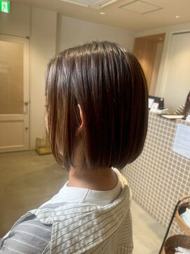 ファムバイアヴァンス(Femme by AVANCE.) ハイライトカラー上品ストレートボブ