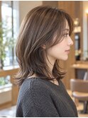 似合わせくびれミディアムハッシュカットひし形レイヤー顔顔周り