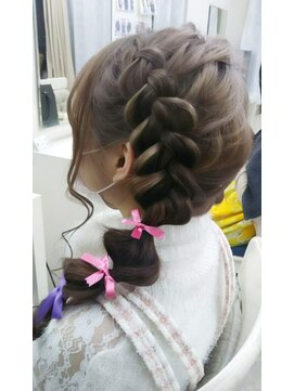 ヘアーメイク ティアラ(Hair make Tiara) おさげアレンジヘア☆+゜