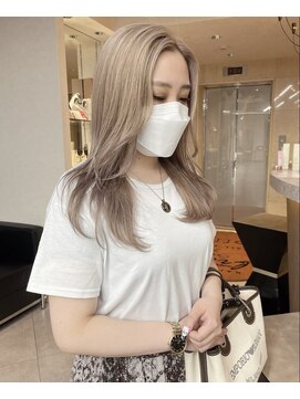 ソワンドブレスセルン 心斎橋(soin de brace cerne) ホワイトブロンド