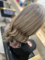 ラビス クローバー(Lovis clover) ホワイトミルクティー ピンク ふんわりミディアム