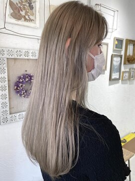 プライベートサロン キッテ(private salon kitte.) ベージュグレーなハイトーンロング