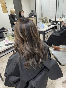 アジールヘア 所沢プロペ通り店(agir hair) コントラストハイライトロング所沢