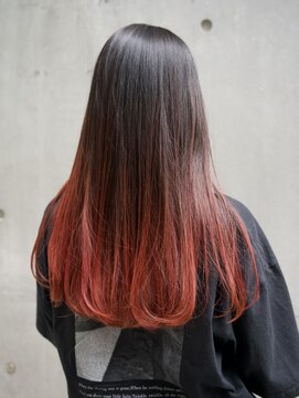 ビュートリアム 梅田(BEAUTRIUM) 暖色カラー/ロング/ぱっつん