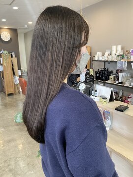 スアバイキキ(SuA by kiki.) 黒髪カタログ/ボブルフ/ネビージュ/ワンレン/小顔スタイル[千葉