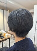 暗めアッシュブラウン、ショート