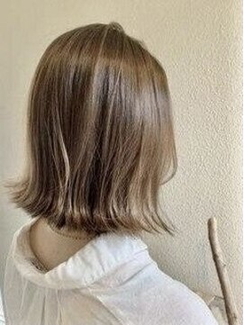 エミュ 伏見 国際センター(emu) 外ハネボブ/切りっぱなしボブ/艶ボブ/シルキーベージュ/伏見