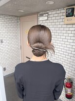 ソノ(sono)&nbsp;カチモリ　タイトシニヨン　参列ヘア　お呼ばれヘア