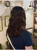 ラフな抜け感が今っぽい！大人のウェットウェーブ