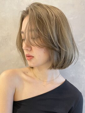 トルネード(TORNADO) 面長内巻きボブ 切りっぱなしボブ ベージュM20260122