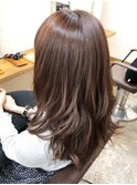 50代明るい白髪染め*毛先エアリーカールの無造作フェミニンstyle