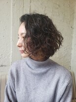 ペネロープ(Penelope)&nbsp;くせ毛を生かしたパーマ風前下がりショート×インナーカラー！