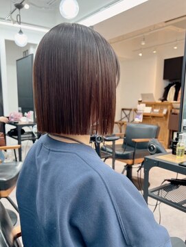 ネオリーブ クーロ(Neolive curro) 小顔タッセルボブ×美髪[ぱつっとボブ/縮毛矯正/横浜韓国]