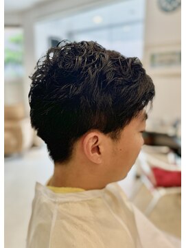 ヘアーエボリューション メンズカット+眉毛カット+炭酸クレンジング¥3,800 +パーマ