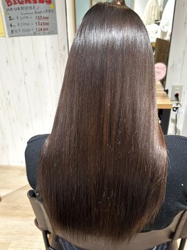 ラ レーヌ バイ ハセ(La reine by HASE) 【髪質改善】柔らかい質感の酸性ストレート