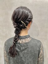 シャルムバイケンジ(Charm.by KENJE)&nbsp;【ローポニーテール】結婚式/二次会/銀座/有楽町/アレンジ