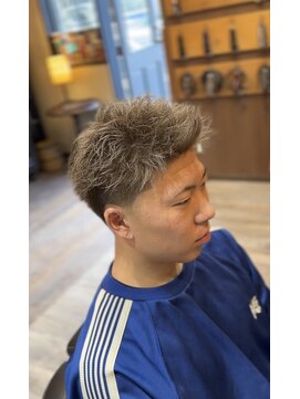 バーバーショップ スバル(BARBERSHOP SUBARU) <理容室><バーバー>短髪おしゃれスパイキーショート