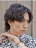 渋谷メンズミディアムウルフカット緩め波巻きパーマサーフカール