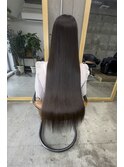 最高峰美髪矯正／凛と伸びる超ロングの艶髪美学