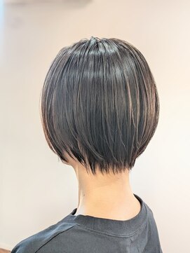 ウィスカーヘアー(whisker hair) くびれショートボブ