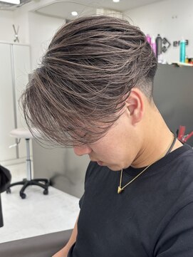 カット　メンズハイライト　ホワイトメッシュ　はいとーん