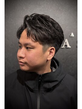 バーバークラシックス(BARBER CLASSICS) アイロンパーマで作るフェザーパーマ