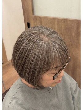 ウェリナ(welina) 白髪を活かすハイライト×立体感ショート