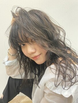 エル(EL by green) 《tomi》グレージュ×ミディアムレイヤー