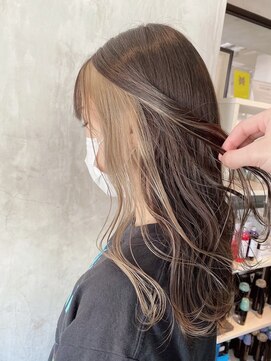 サクラ オモテサンドウ(SAKURA) ベージュミルクティーベージュレイヤーカットゆるふわ巻き