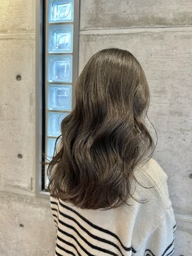 ラベストクズハ(LOVEST KUZUHA) 透明感グレージュ