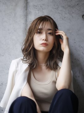 エミュ 天文館店(eMu) ミディアムヘアにブラウンベージュ