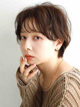 スクエアウーノ 博多(SQUARE*UNO HAKATA) ショートボブ ニュアンスパーマ ワイドバング ブラウンカラー