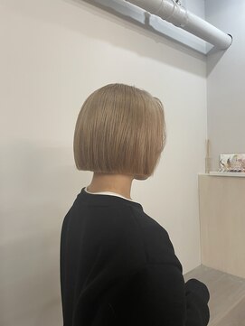 フルールデリズ(fleur de lis) 切りっぱなしボブ