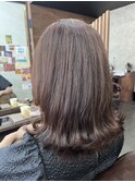 秋だから、髪を下ろして素敵な外ハネスタイルでお出かけ。