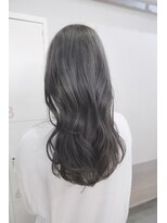 フルールデリズ(fleur de lis)&nbsp;ワンブリーチでできるシルバーカラー