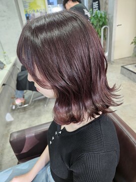 ベベ('BEBE) ピンクブラウン ミディアムボブ