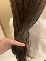 ブリス(VLISS)&nbsp;ミディアム レイヤーカット 顔周りレイヤー 透明感 20代30代40代