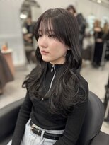 ワン バイ ジエクト(One by The Ect) ミディアムレイヤー顔まわりカット顔周りダークアッシュ